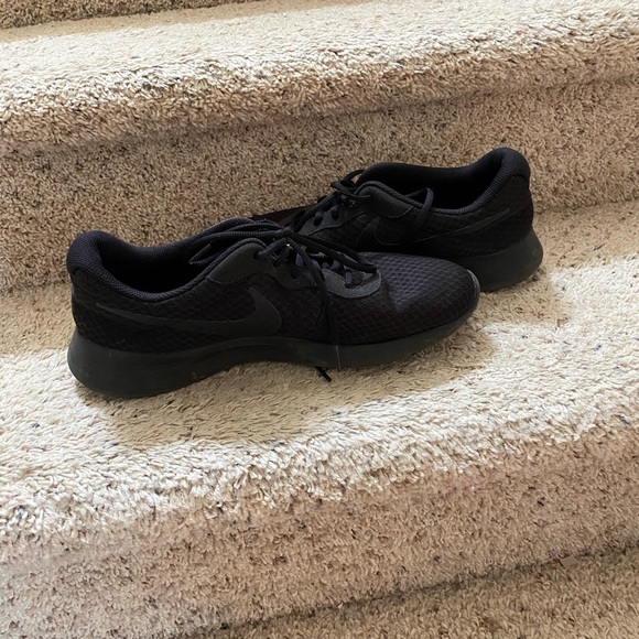 Nike sneakers - Picture 4 of 4